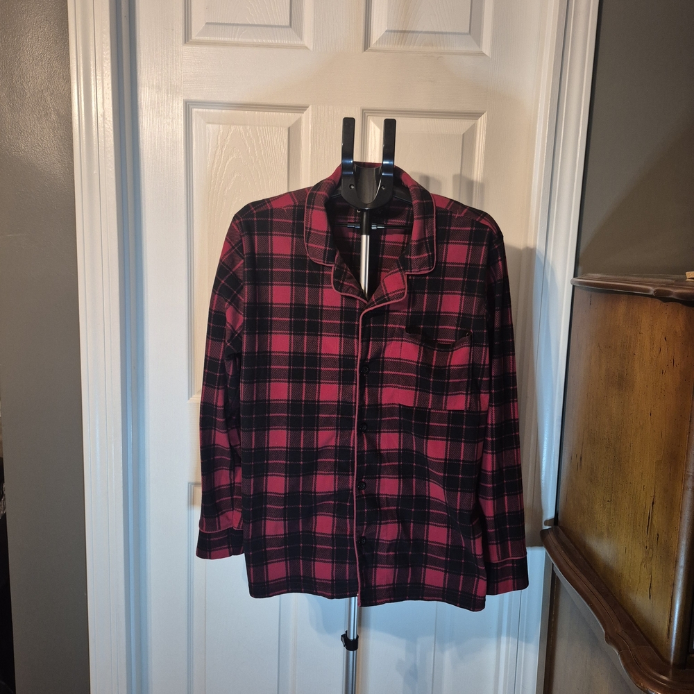 Cuddl Duds Men's Red and Black Plaid Pajama Shirt-Medium